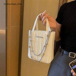 Cross-border Wholesale Fashion Brand Handbags This Popular Small Bag for Women in New Summer Versatile Chain Crossbody Fashionable and Super Hot Bucket