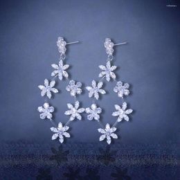 Dangle Earrings Luxury Cubic Zirconia Flower Shape Wedding Jewellery For Women Bling CZ White Crystal Bridal Pendant Jewellery