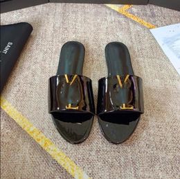 Designer Slides Women Slippers Metallic Y1S letterSlide Sandals woman Luxury Sandal Fashion Summer Beach High heeled flat Low Heel Shoes