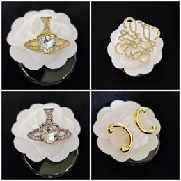 Gold Colour Crystal Diamond Brooches Wholesale Charm Jewellery Pins Classic Designer Love Gift Brooches High Quality Spring Jewellery Brooch