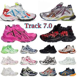 Luxury Track 7.0 Runners Sneakers Designer Casual Shoes Platform Brand Graffiti White Black pnk Transmit Women Men Tracks Trainers Runner 7 Tess s. Gomma