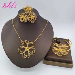 Bangle Gold Plated Flower Jewelry Set Ladies Gold Wedding Color Luxury Wedding Ring Bracelet Dubai Earring African Gift For Party 240319