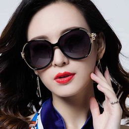 Sunglasses New 2024 Womens Sunglasses Fashion Large Frame Sunglasses Personalised Rose Blossom Hollow out Glasses FemaleL2403