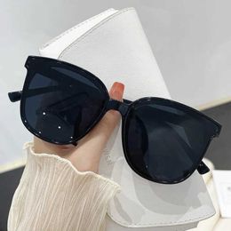 Sunglasses Fashion Womens Oval Sunglasses New Women Outdoor Sunshade Sun Glasses Vintage Brand Designer Eyewear UV400 Gafas De SolL2403