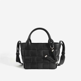 Top Shoulder Bags High Grade Designer Handbags Woven Texture Tote Basket Bag One Shoulder Crossbody Handbag Female 240311