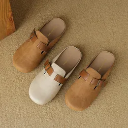 Mingman Damenschuhe Sandalen 959-15 Baotou Boken-Schuhe für Damen, die flache Halbpantoffeln mit einem Fuß außen tragen