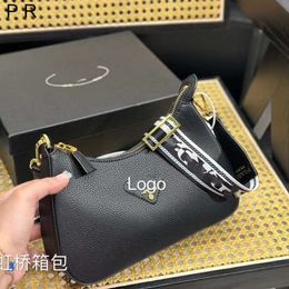 Shop Counter Sale Handbag Manufacturers Sell Free Mail at a Loss New Womens Underarm Bag Luxury Crossbody Shoulder Large Capacity Single