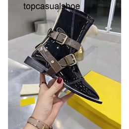 Fendig Womens Fashion High Quality Boots Letters Printed Patent Leather Bandage Removable Martin Boot Show Party Designer Shoes Soft Comfortable and Luxurious