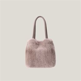 Hip Shoulder Bags Plush Designer Handbags Tote Bag For Women Fashion Handheld Bucket Crossbody New Autumn Winter 240311