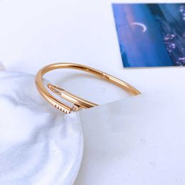 Original 1to1 Cartres Bracelet Wind Classic 18k gold Rose Gold Non fading Nail Style with Net Red Light Luxury Fashion for Women 4TPC