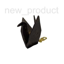 Key Rings Designer Brand Leather Old Flower Thousand Paper Crane Bag Small Pendant Decoration Car Keychain Couple Accessories CREZ