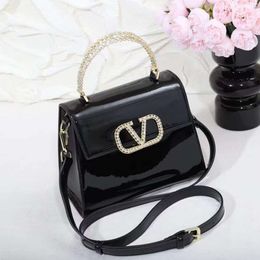 Shop design handbag wholesale retail 2024 New Luxury Bag Womens Autumn and Fashionable Handheld