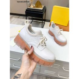 Fendig designer top-quality women Casual Sports shoes fashion lady sneaker 100% leather gym Crystal Thick bottom Trainers platform womens sneakers Large