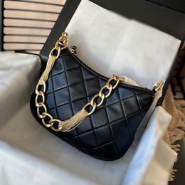 Vintage Diamond Hobo Bags High Tassel Genuine Leather Quality Cheque Thick Chain Fashion Underarm Luxury Bag Stylish One-shoulder for Women Simple and Beautiful