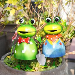 Garden Frog Statue Outdoor Decor Cute Metal Frog Yard Art Sculpture 3D Spring Frog Figurine Garden Statue for Lawn Patio 240314