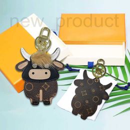 Keychains & Lanyards Designer Brand Leather Yak Pendant Old Flower Hair Cow Bag Car Keychain Doll Toy Decoration ZENE