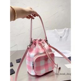 Fashion Woman Straw Bags Bucket Bag Nylon Shoulder Bags Hobos Chain Handbags Designer Crossbody Lady Small Totes 669