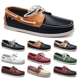 Scarpe casual da uomo Nero Tempo libero Silvers Taupe Dlives Marrone Grigio Rosso Verde Walking Low Soft Multis Leather Uomo Sneakers Scarpe da ginnastica da esterno Scarpe da barca Traspiranti AA085