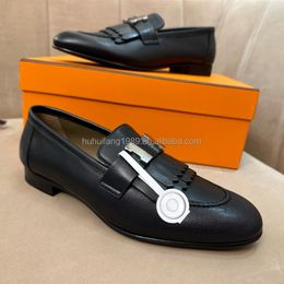 2023 new women's Loafers, made of cowhide fabric, simple hardware buckle, temperament is outstanding