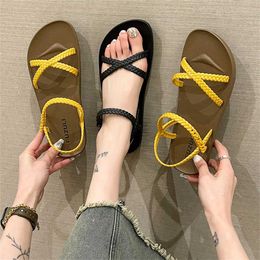 Hip Flat Sandals For Womens Summer Sandal Women Fashion Crossover Flip Flop Flops Roman Style Casual Outdoor Beach Shoes 240228