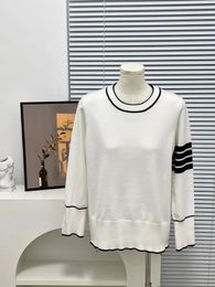 Free Shipping 2024 White O Neck Long Sleeves Pullover Women Knits Sweater Designer Short Women Tops 32021