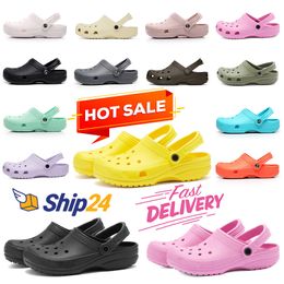 Free shipping designer sandals for men women classic clog slippers triple purple black sandal beach slides sliders mens womens clogs slide outdoor slipper shoes