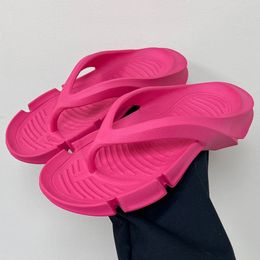 2024 Summer Leisure Vacation Ladies Slippers New Full Of Three-Dimensional Sense Round Head Beach Shoes Clip Toe Design Appear Whiten Non-slip Women's Flip Flops