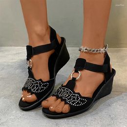 Dress Shoes Crystal Rome Sandals Mid Heels Wedges Summer 2024 Trend Luxury Slippers Open Toe Beach Flip Flops Pumps Femme Slides