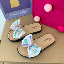 Slippers 2024 New Bow Apartment Open Toe Slide Sandals with Non slip Flip Cover for Childrens Home Summer Cute Beach Shoes01HCAT H240322