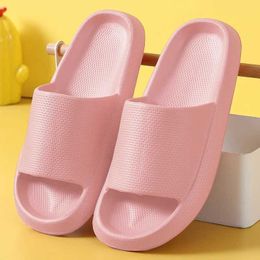 Slippers Cute Bear Summer Women Men Beach Sandals Non-Slip Bathroom Shower Soft Slides Unisex Thick Platform01OTUO H240322