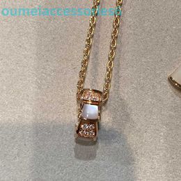 2024 Jewellery Designer Brand Strands 925 Sterling Silver Snake Bone Necklace Plated with 18k Rose Gold Cnc White Fritillaria Pendant