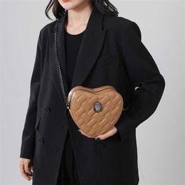 Trendy Shoulder Bags Luxury Texture Chain Designer Bag With Diamond Peach Heart Tote Womens Fashion Versatile Popular One Crossbody Handbags 240311