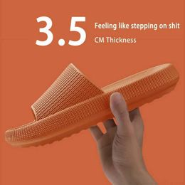 Slippers Men Thick Bottom Eva Platform Bathroom Slides Non Slip Trend Designer Shoes Ladies Female le Flip Flops Sandals01TS7P H240322