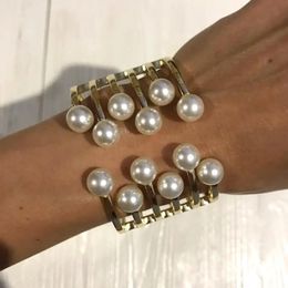 Big Imitation Pearl Bracelets Cuff Bangles For Women Statement Alloy Bracelet Charm Accessories Jewellery Gift 240307