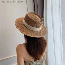 Wide Brim Hats Bucket Hats Handover str Womens Summer Sunshine Beach Hat British Retro Flat Top Panama Hat Rafia Womens Sun Hat MAXSITI U Y240320