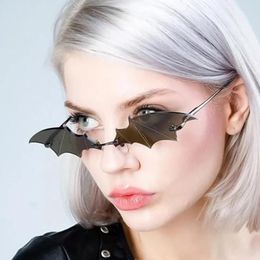 Occhiali da sole Moda Senza montatura Uomo Donna Occhiali da sole a forma di pipistrello alla moda Donna Uomo Vintage Nero Specchio con tonalità in metallo