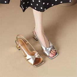 Top Summer Open Toe Sandals Womens Middle Heel Thick Back Strap Buckle Silver Gold Shoes Elegance Flip Flops For Women 240228