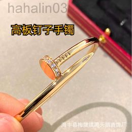 Desginer catier bracelet carier bracelet Tiktok V Gold Card Home Head and Tail Nail Drill Bracelet Champagne Gold CNC High Edition Luxury Bracelet Does Not Fade