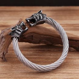 Fashion Vintage Viking Wolf Head Twisted Cable Cuff Bracelet For Men 316L Stainless Steel Punk Animal Bangles Biker Jewellery Gift 240315