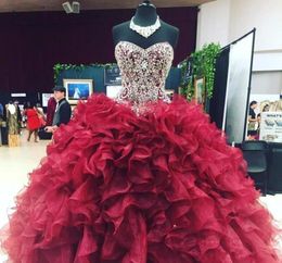 Sparkly Crystals Beaded Ball Gown Quinceanera Dresses Burgundy Organza Sweetheart Cascading Ruffles Sweet 16 Pageant Party Gowns B3214125