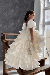 Ivory Flower Girl Dresses for Wedding Party Tiered Short Sleeves Puffy First Communion Ball Gown Chrismas Gowns 240312