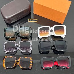 Fashion Oversized Square Sunglasses Women Vintage Travel Gradient Lens Shades Sun Glasses Big Black Frame Glasses Summer Unisex