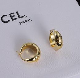 Trendig guldpläterad hoop hie örhänge ins stil dingle örhängen öronkvinnor klassisk cirkel designer varumärke högkvalitativa smycken tillbehör