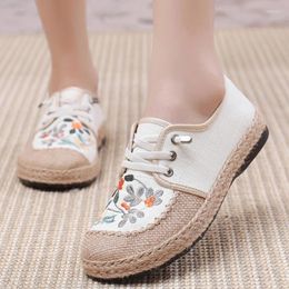 Casual Shoes Women Embroidered Ethnic Style Floral Round Toe Lightweight Loafers Comfortable Walking Flats Zapatos Para Mujer