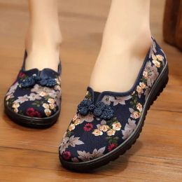 Loafers Women's Ethnic Embroidered Flats Soft Bottom NonSlip Middleaged Flat Mom Shoes Female Old Beijing Cloth Shoes