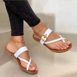 Slippers Womens shoes 2023 summer new fashion clip toe flat bottomed womens flip beach PU leather casual slippers Zapatos Mujer H240509
