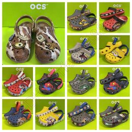 Sandalet Eva Kids Crocclog Timsah Ayakkabıları Slip Olmayan Hafif Konforlu Yüksek Kaliteli Çocuklar Yaz Plajı Havalandırma Slaytları Tasarımcılar Karikatür Terlik A-01