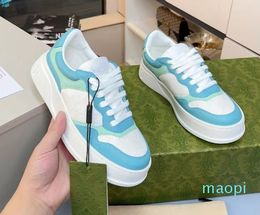 2024 Sneaker in pelle con motivo Piattaforma con lacci Scarpe casual da uomo con serie Web Screener