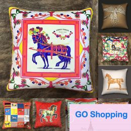 Light Luxury Exquisite Duplex Printing Living Room Pillows Netherlands Velvet Horse Leisure Decoration Square Cushion Lumbar Pillow with Core Wholesale