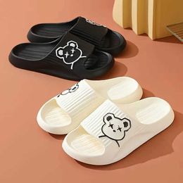 Slippers Luxury womens slippers fashionable bear cartoon flip flops indoor and outdoor soft soles anti slip beach new H240509